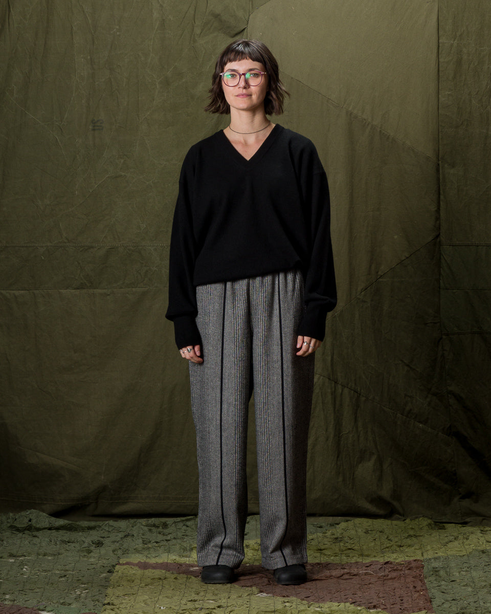Olde H & Daughter Cashmere V Pullover - Black 10 - Standard & Strange