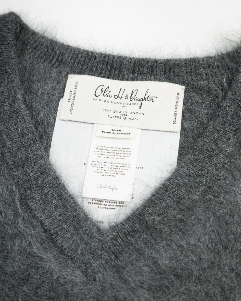 Olde H & Daughter Fur Cashmere V Pullover - Charcoal - Standard & Strange